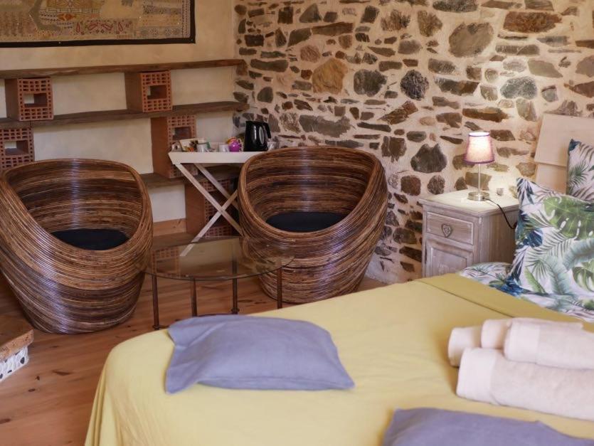 Bed and Breakfast Les Jardins De Lumiere Brusque Екстер'єр фото