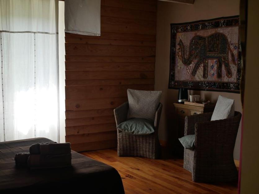 Bed and Breakfast Les Jardins De Lumiere Brusque Екстер'єр фото