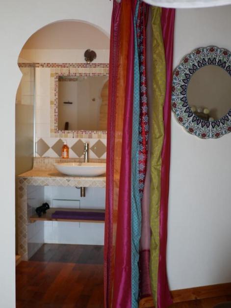 Bed and Breakfast Les Jardins De Lumiere Brusque Екстер'єр фото