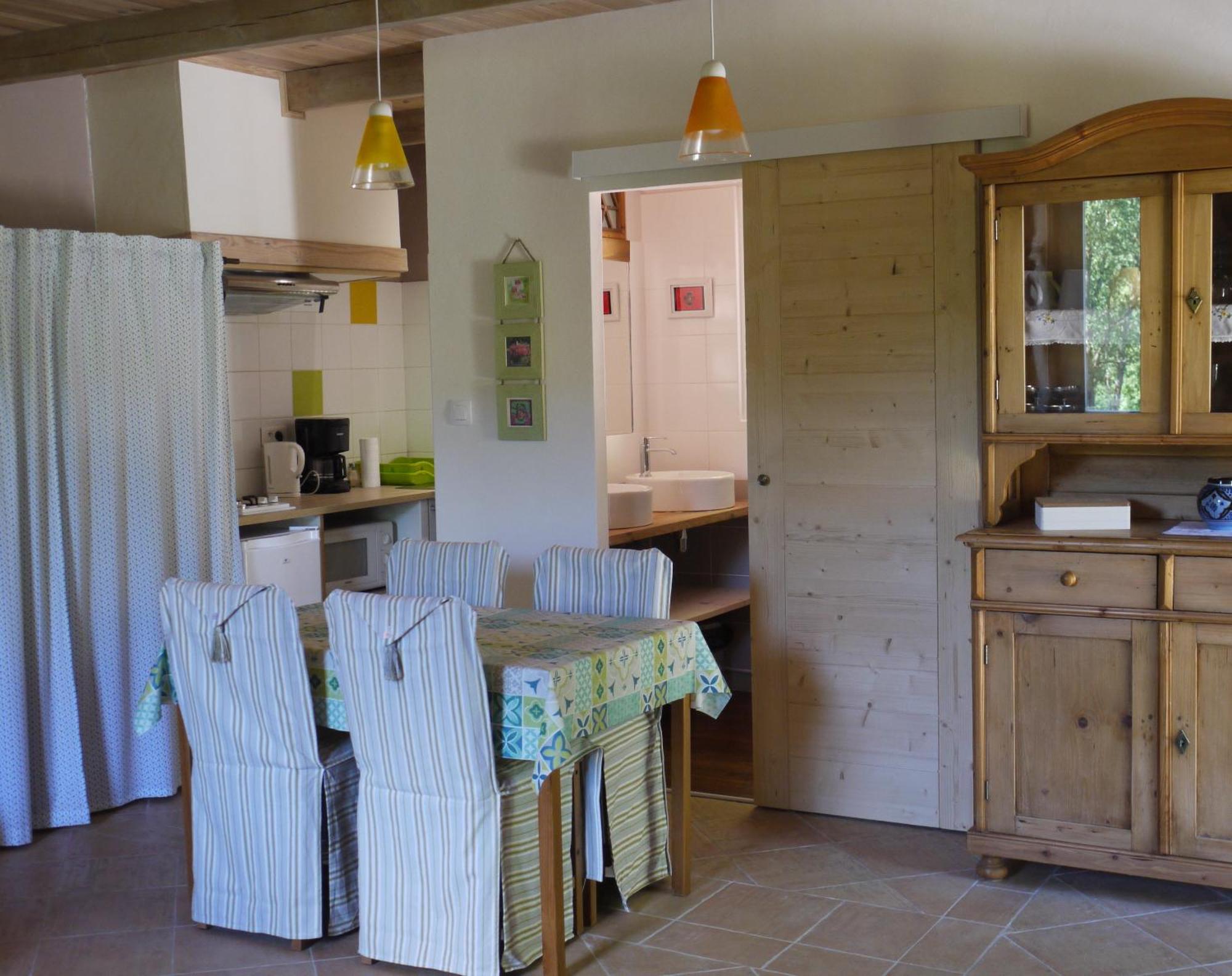 Bed and Breakfast Les Jardins De Lumiere Brusque Екстер'єр фото