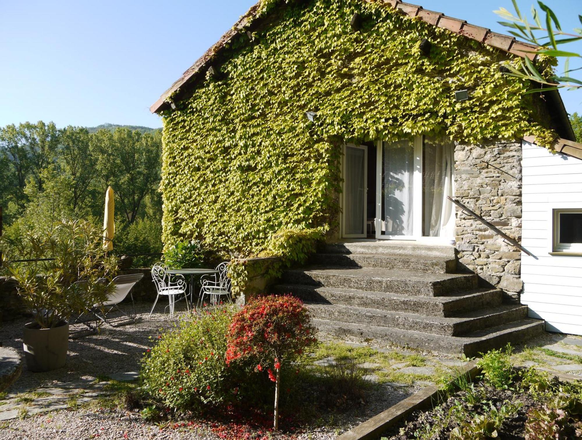 Bed and Breakfast Les Jardins De Lumiere Brusque Екстер'єр фото