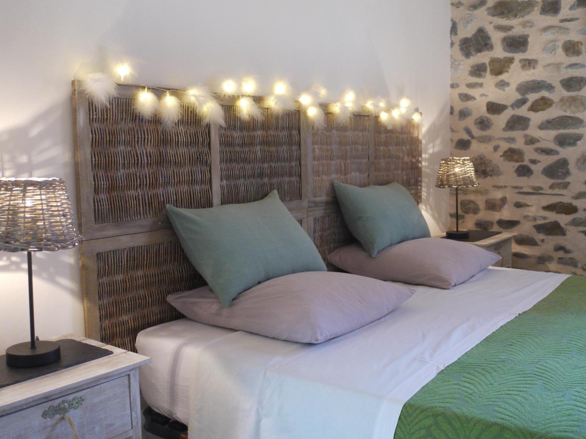 Bed and Breakfast Les Jardins De Lumiere Brusque Екстер'єр фото