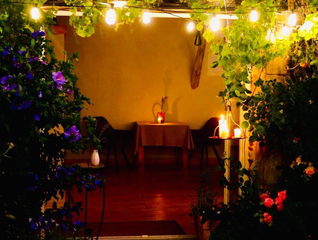 Bed and Breakfast Les Jardins De Lumiere Brusque Екстер'єр фото