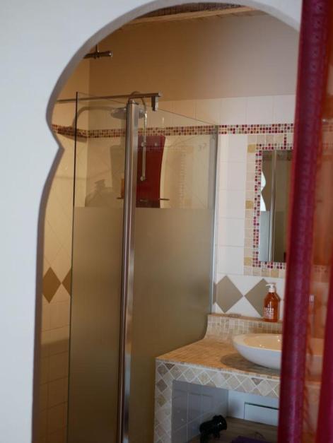 Bed and Breakfast Les Jardins De Lumiere Brusque Екстер'єр фото