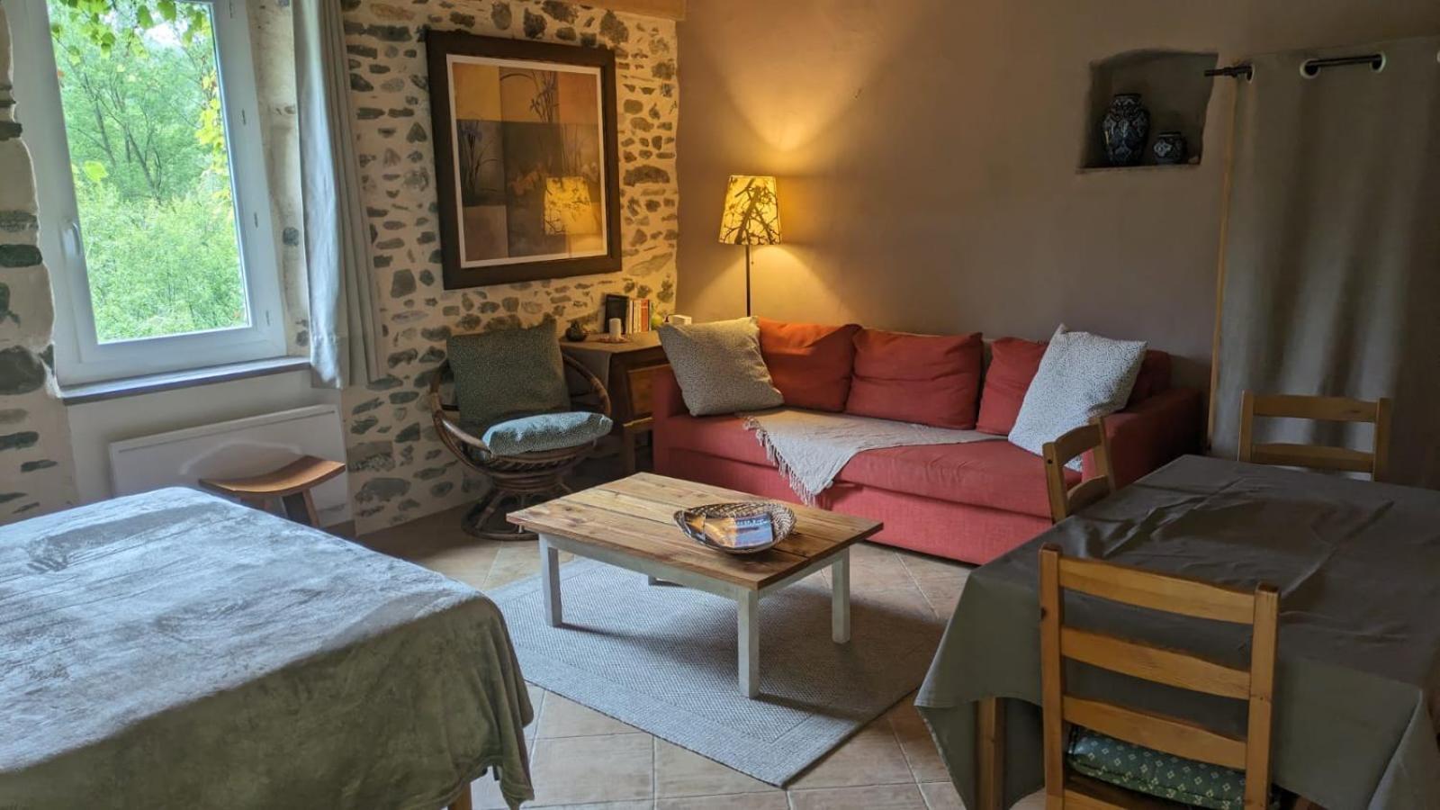 Bed and Breakfast Les Jardins De Lumiere Brusque Екстер'єр фото