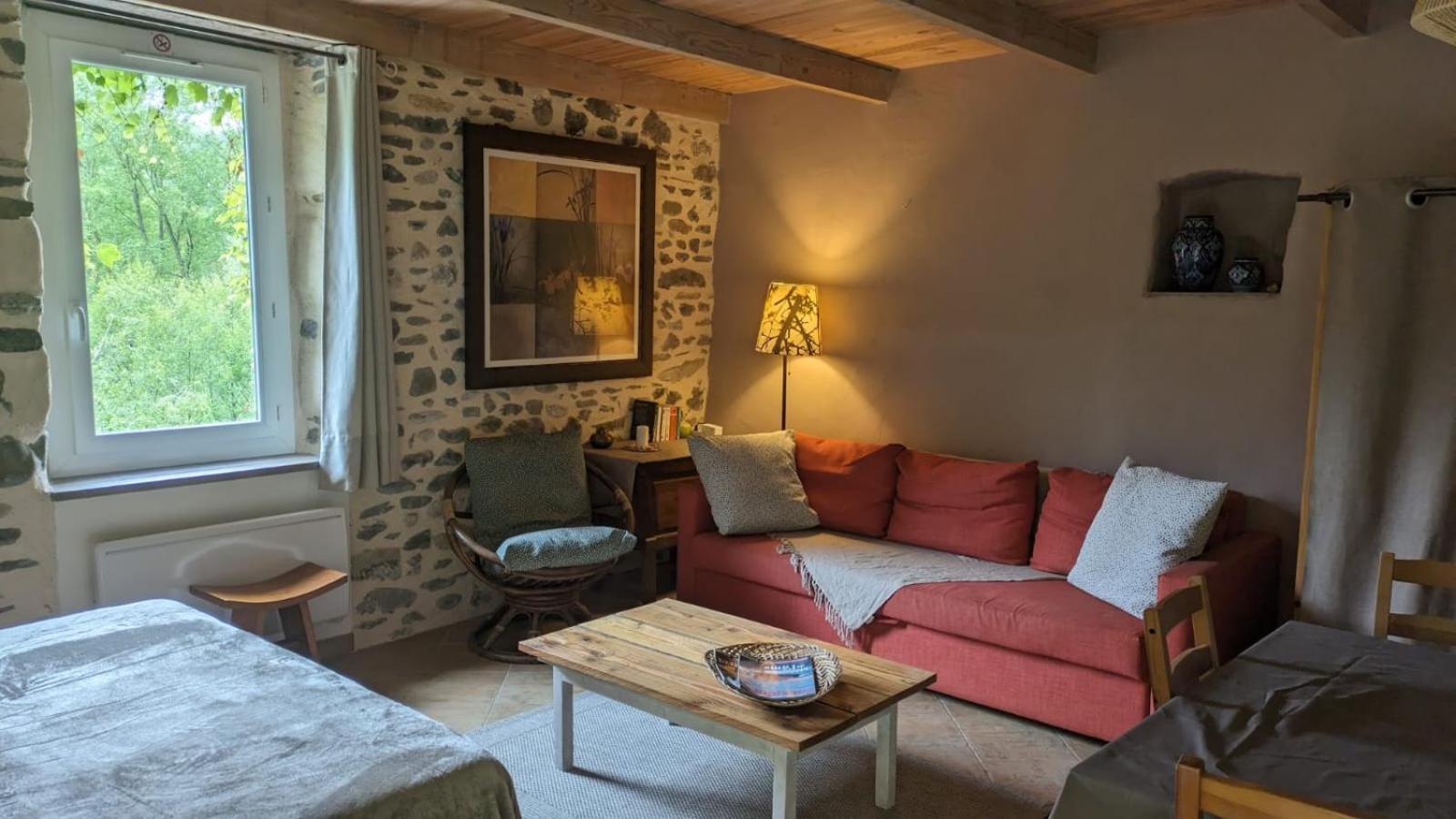 Bed and Breakfast Les Jardins De Lumiere Brusque Екстер'єр фото
