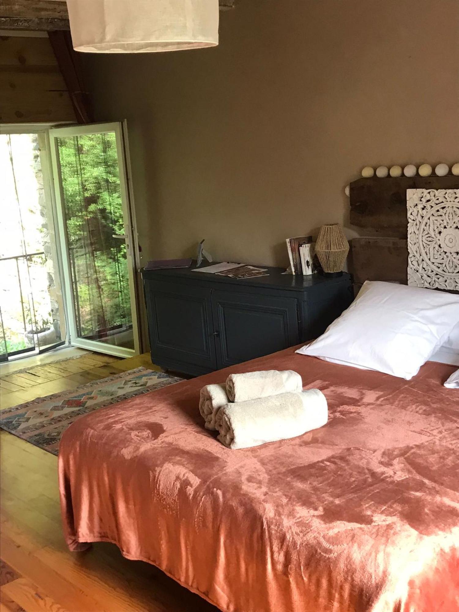 Bed and Breakfast Les Jardins De Lumiere Brusque Екстер'єр фото