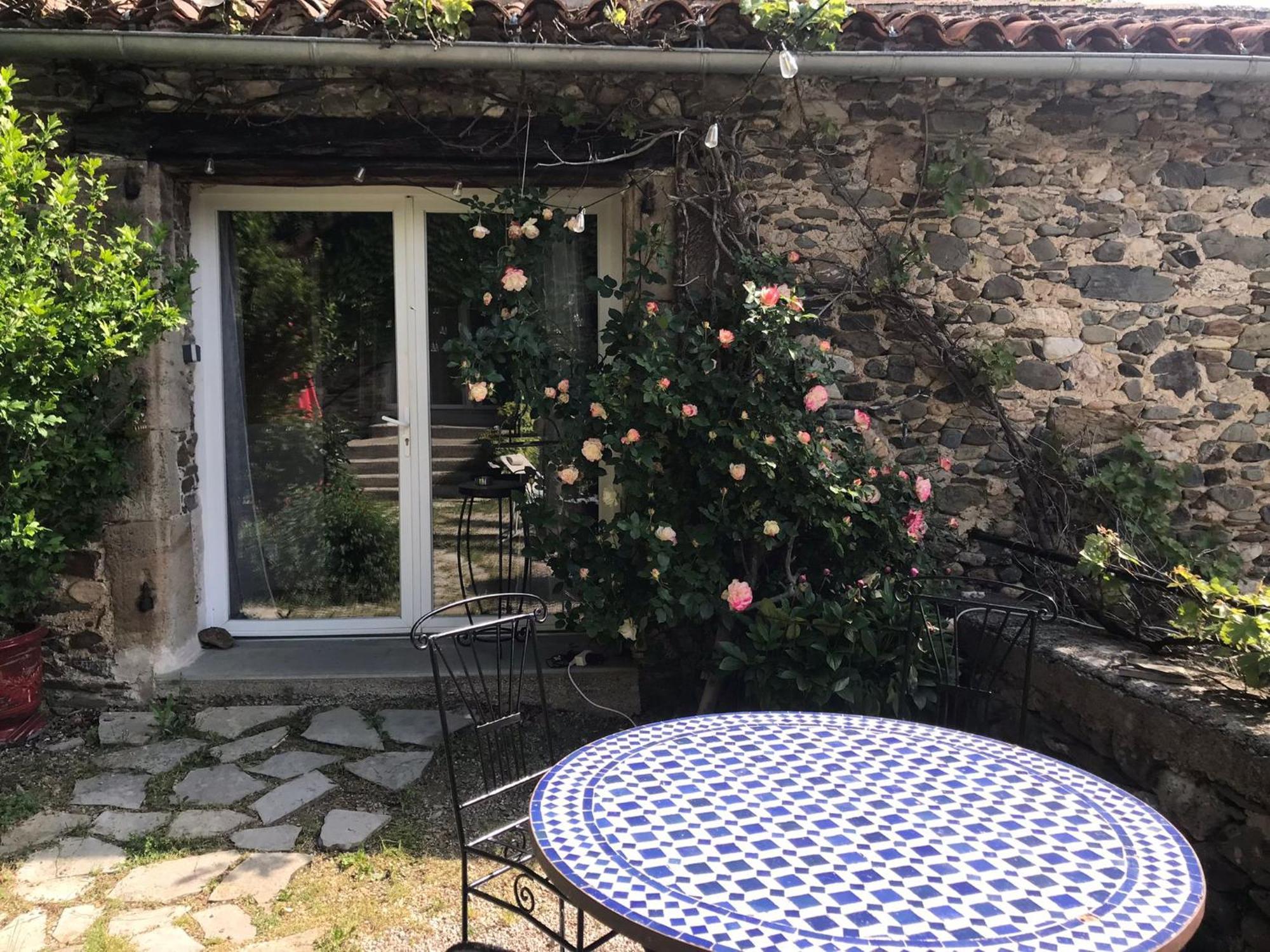 Bed and Breakfast Les Jardins De Lumiere Brusque Екстер'єр фото