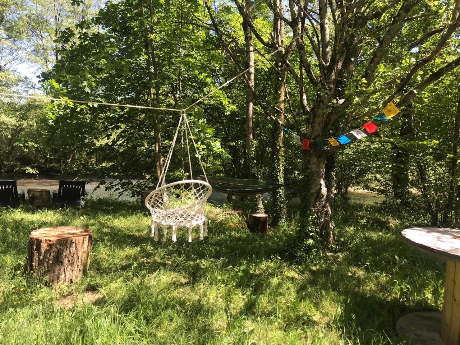 Bed and Breakfast Les Jardins De Lumiere Brusque Екстер'єр фото