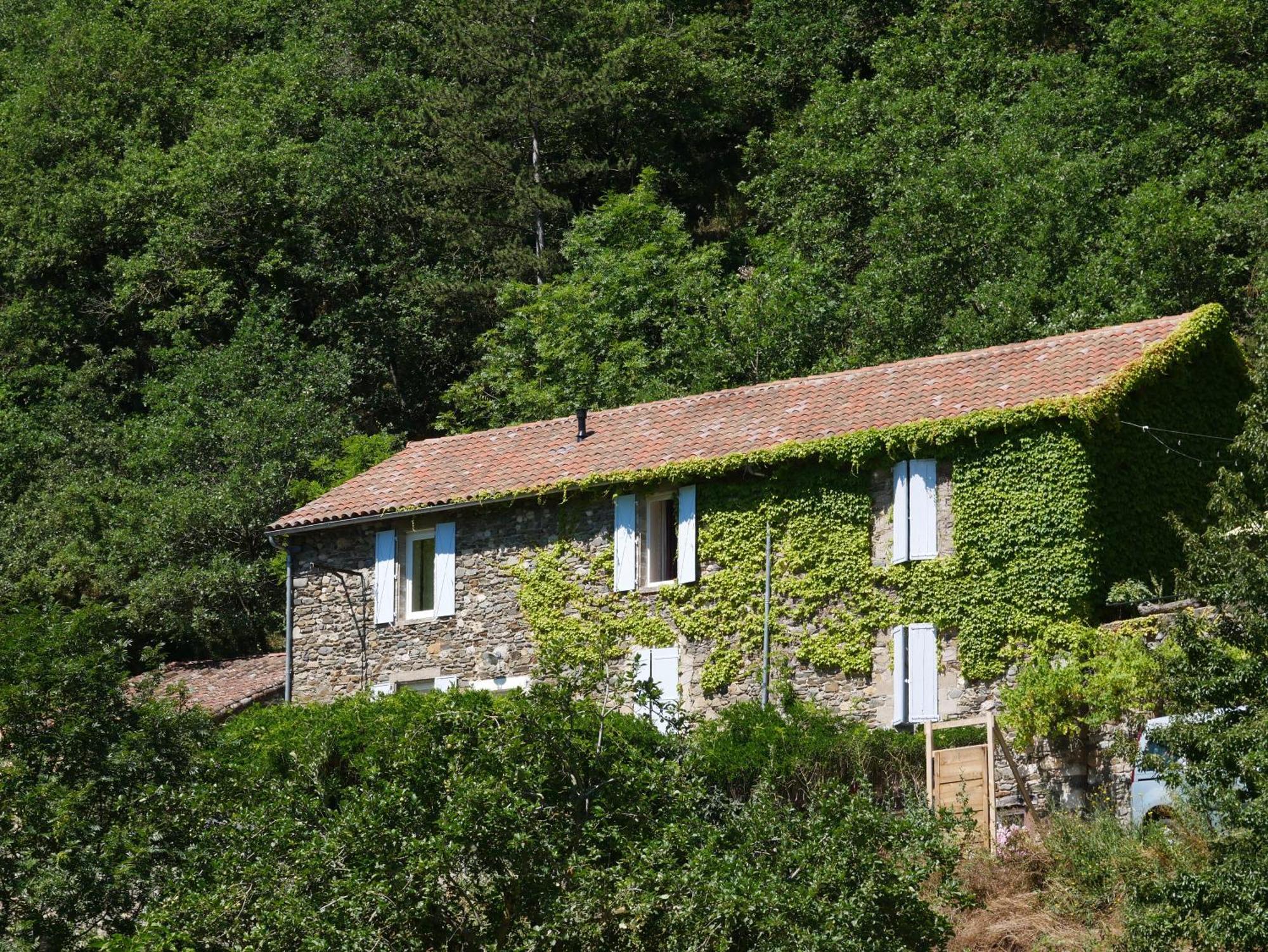 Bed and Breakfast Les Jardins De Lumiere Brusque Екстер'єр фото